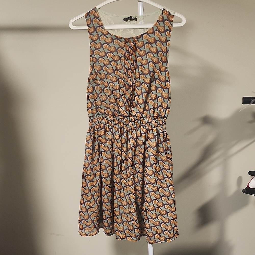 ⭐ QED London Sleeveless Patterned Dress with Lace Detail